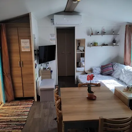 Mobil Glamping Confort D'un Sans Les Contraintes Piscine Promotion Septembre 3 - 2 Sdb -climatisé - 300m De La - Piscine - Parking - Campeggio *