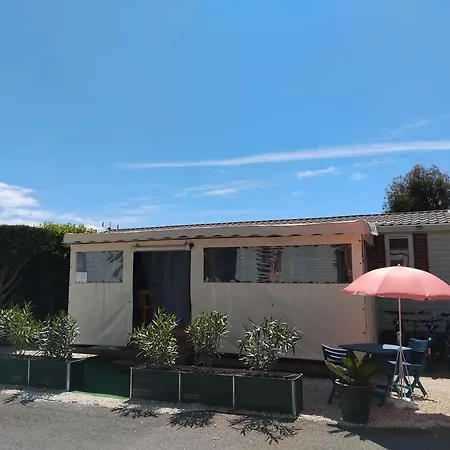Mobil Glamping Confort D'un Sans Les Contraintes Piscine Promotion Septembre 3 - 2 Sdb -climatisé - 300m De La - Piscine - Parking - * Hyères